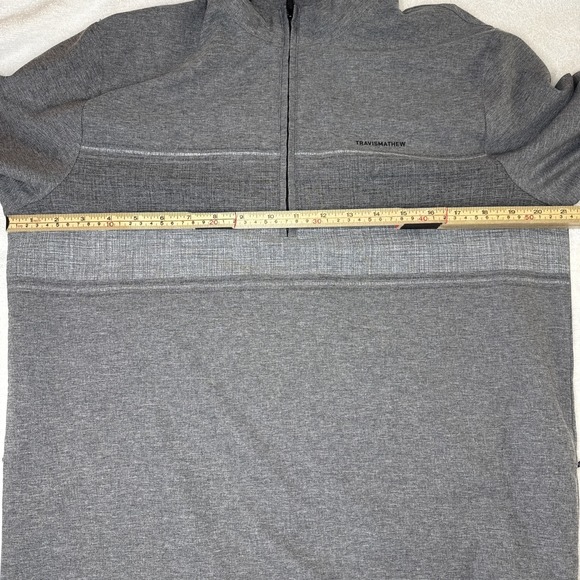 TravisMathew Men's Medium Gray Heather Quarter Zip Pullover - Picture 9 of 10